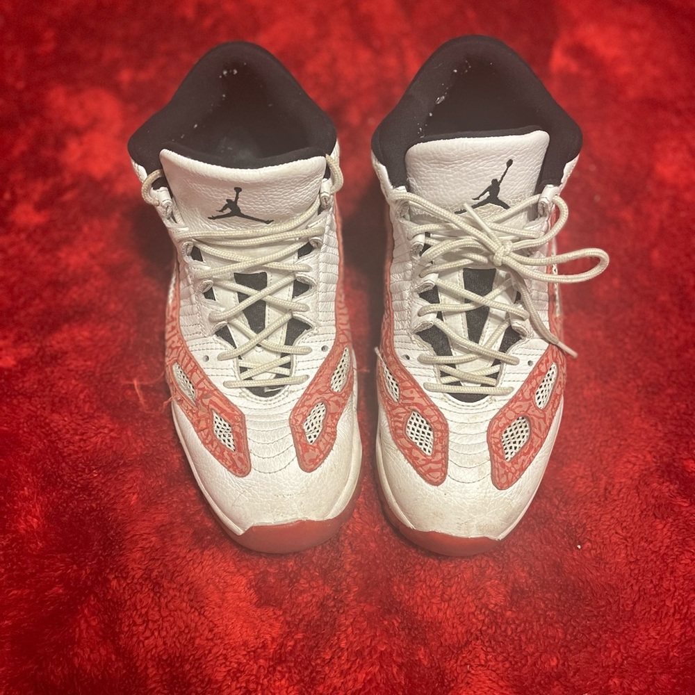 Mens Jordans size 11.5